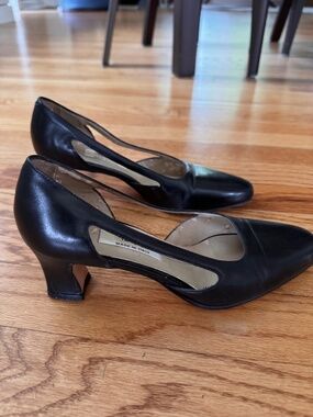 Talbots Black Pumps